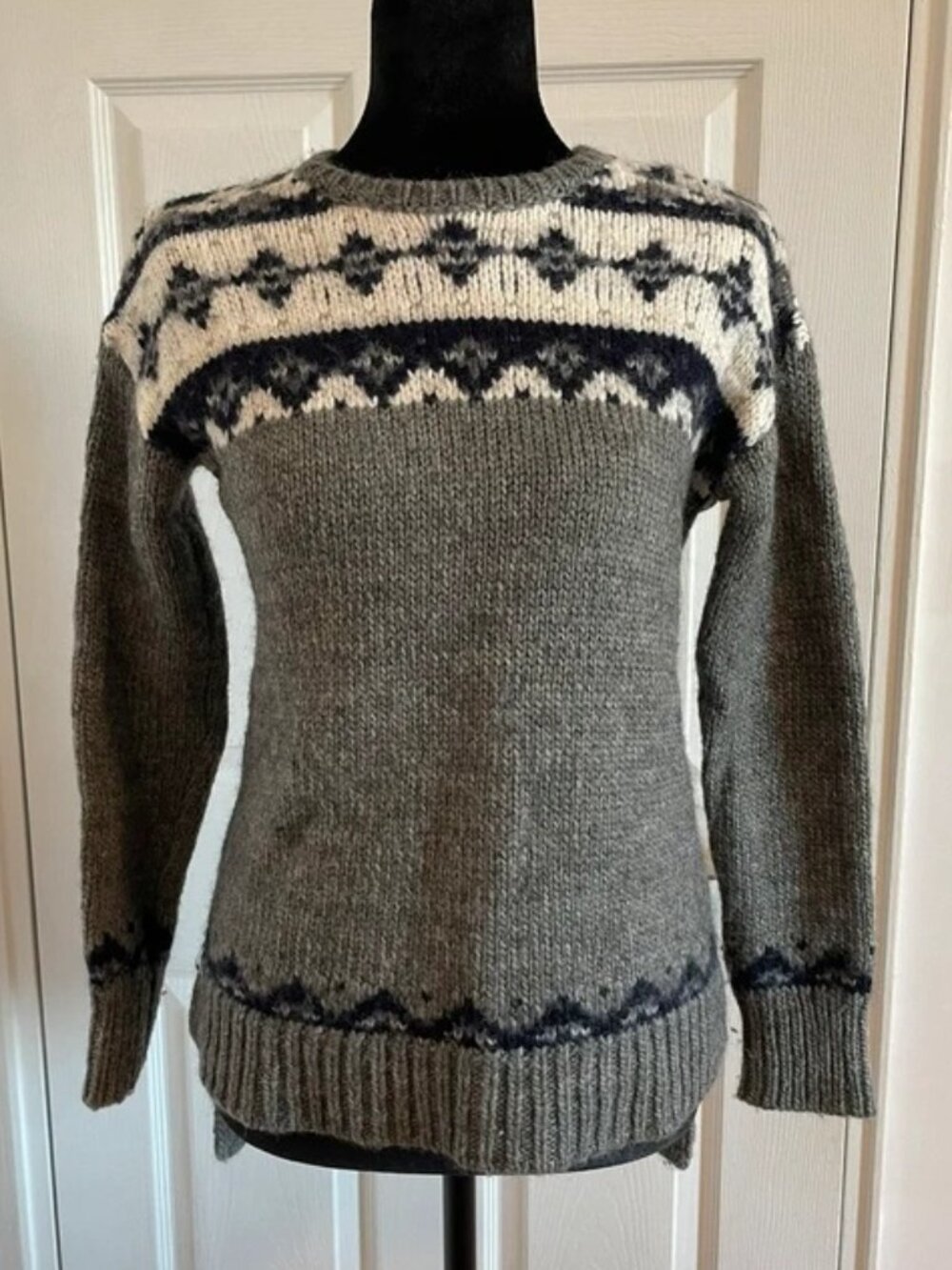 LOFT Women’s Gray Knit Sweater XSP
